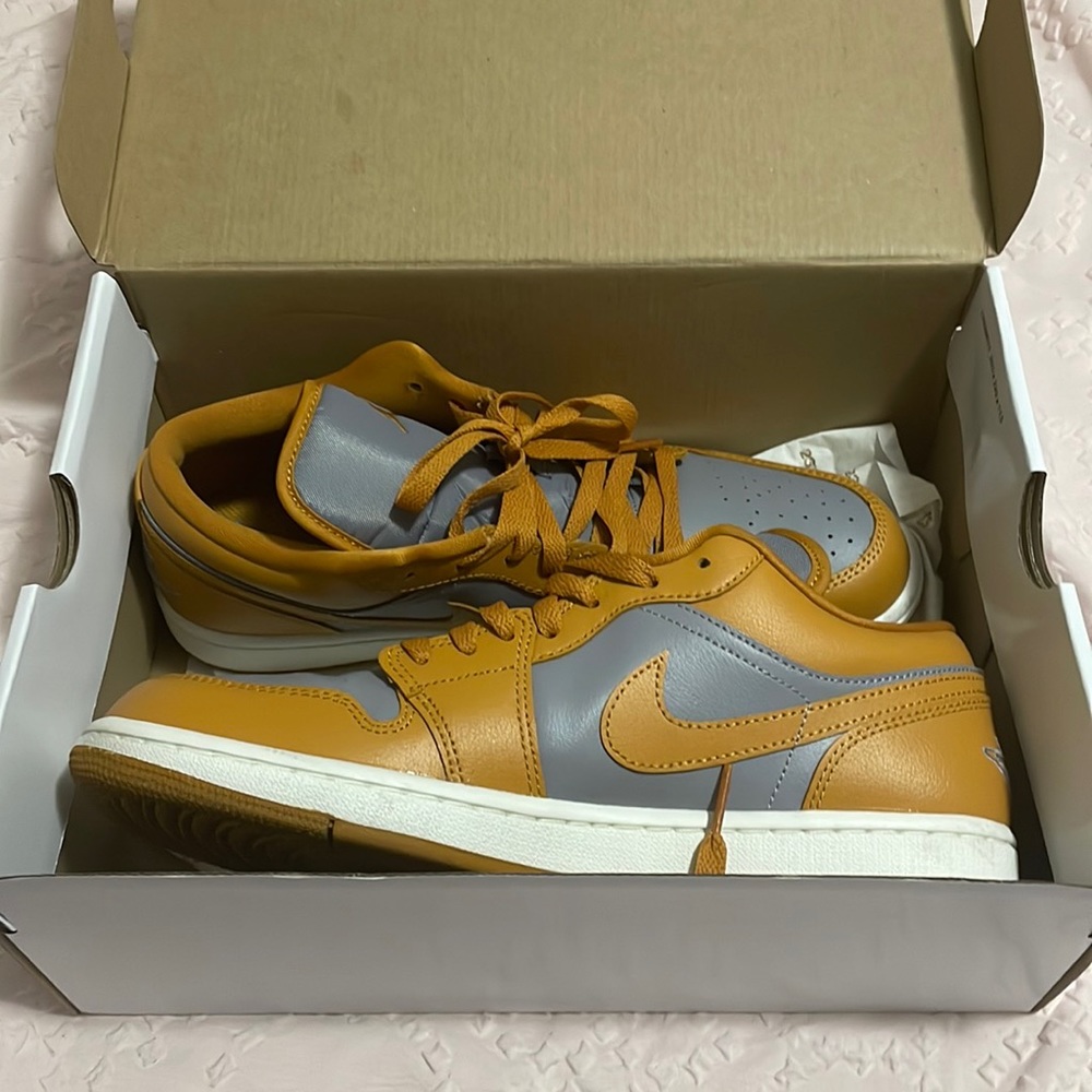 Women’s air Jordan low